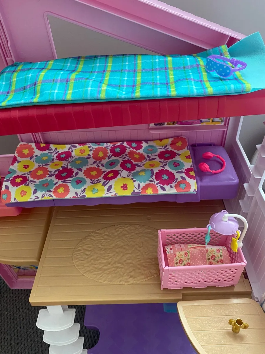 Barbie Malibu House, Car and Campervan - Image 4