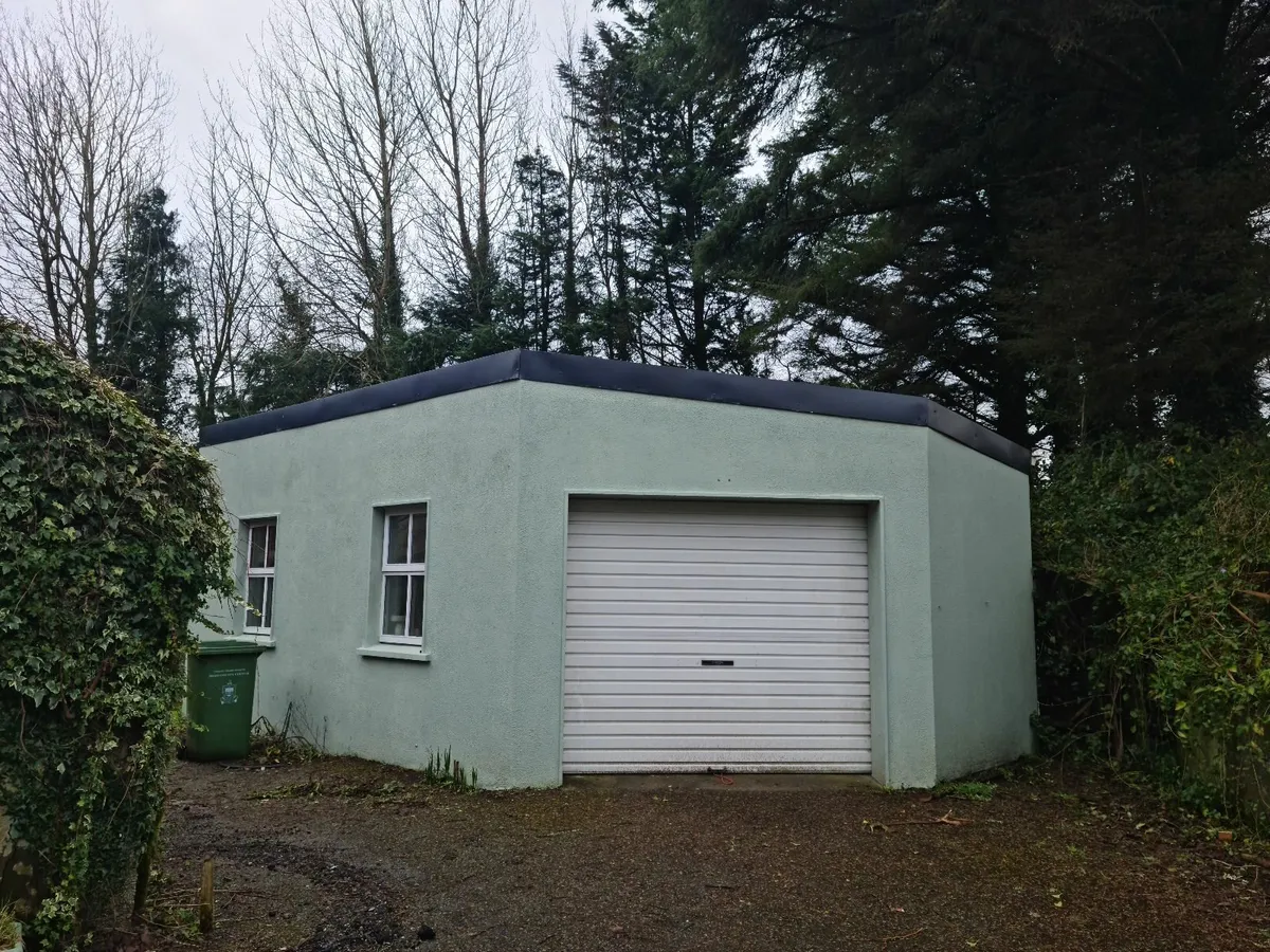 Garage Door - roller - Image 3