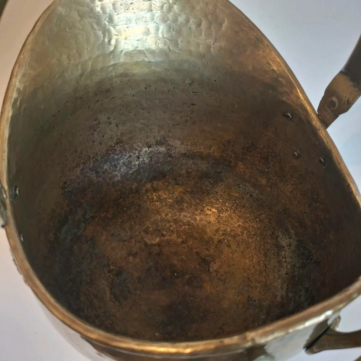 Victorian Brass Coal Scuttle/Planter - Image 4