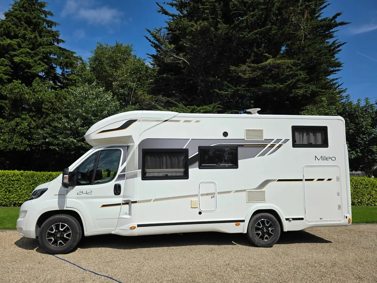 Camper (Benimar 242) 2018 - Image 2