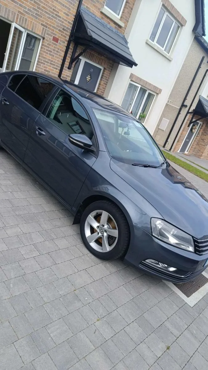 W Passat - Image 2
