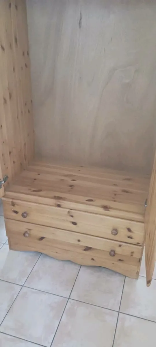 Wardrobe - Image 4