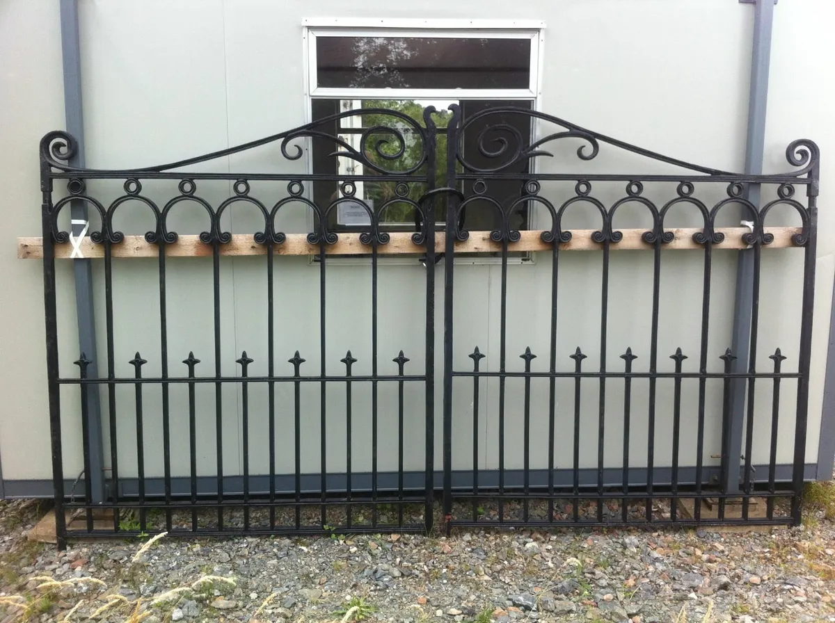 Cast Iron Gates and Railing - Image 1