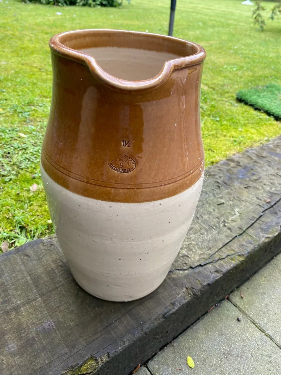 Caledonian pottery jug - Image 2