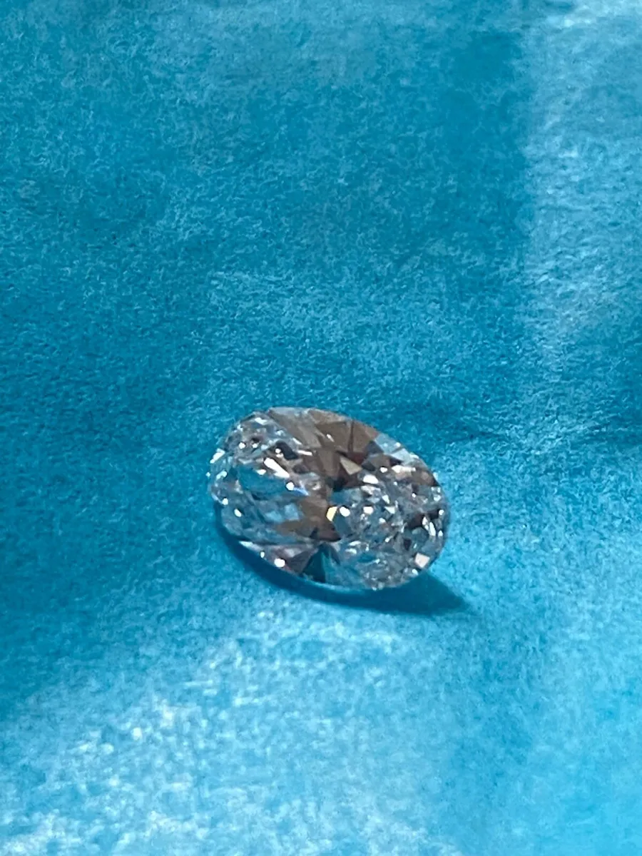 .38 Natural Diamond with Certificate - Image 3