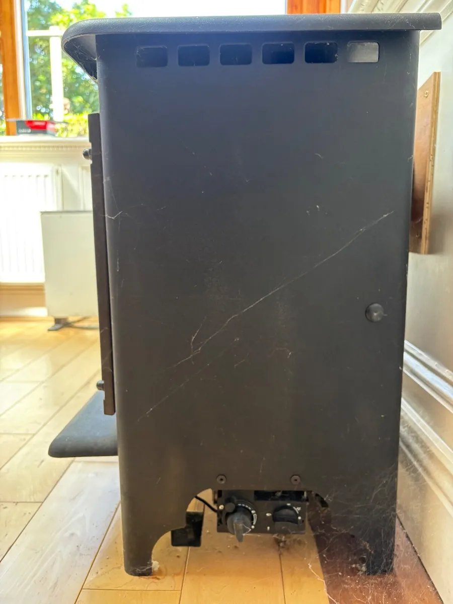Gas stove - Image 1