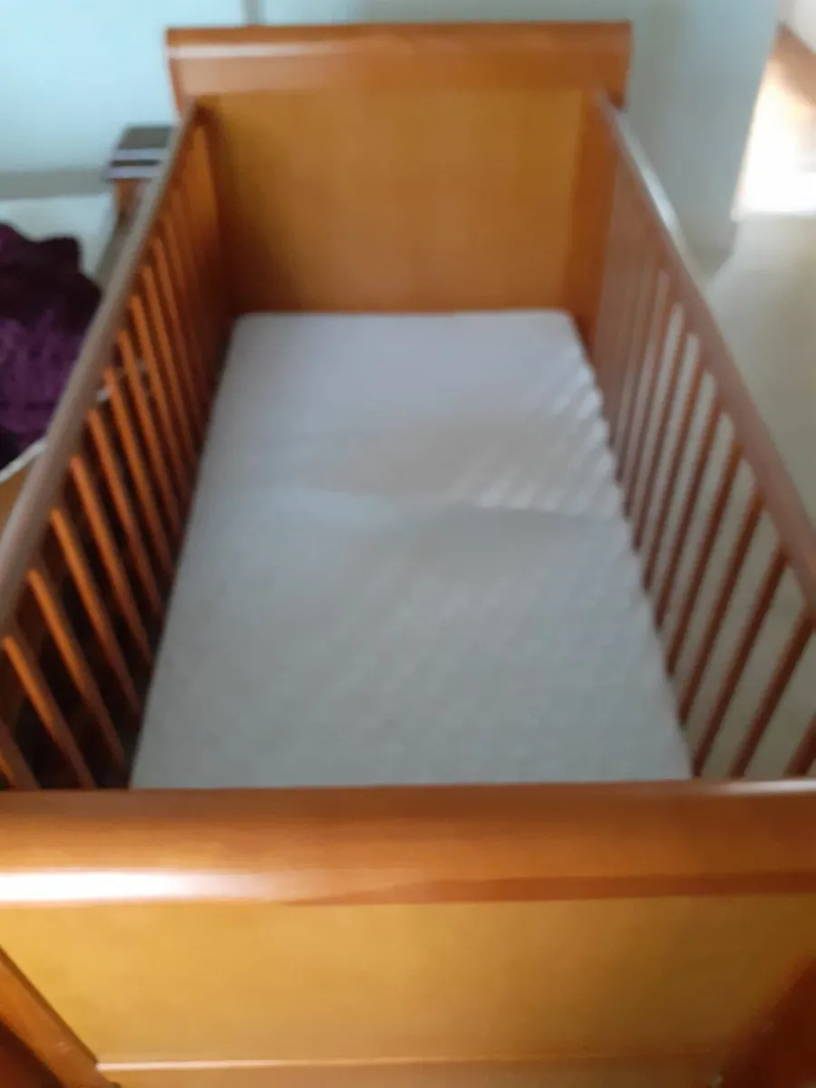 cotbed - Image 1