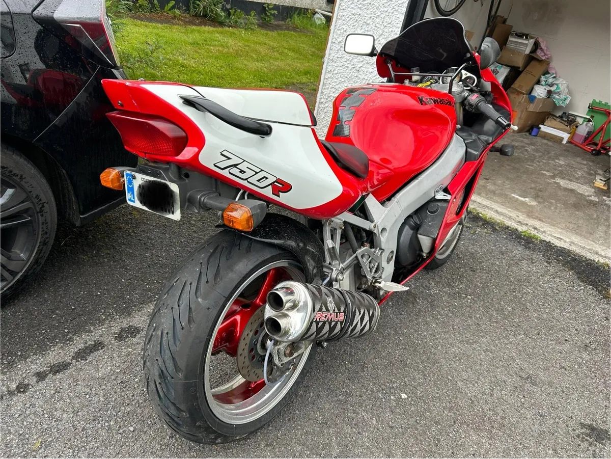 Zx7r - Image 1