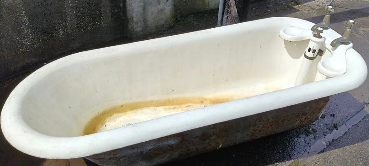 Victorian Bath With Claw Feet and Brass Taps - Image 2