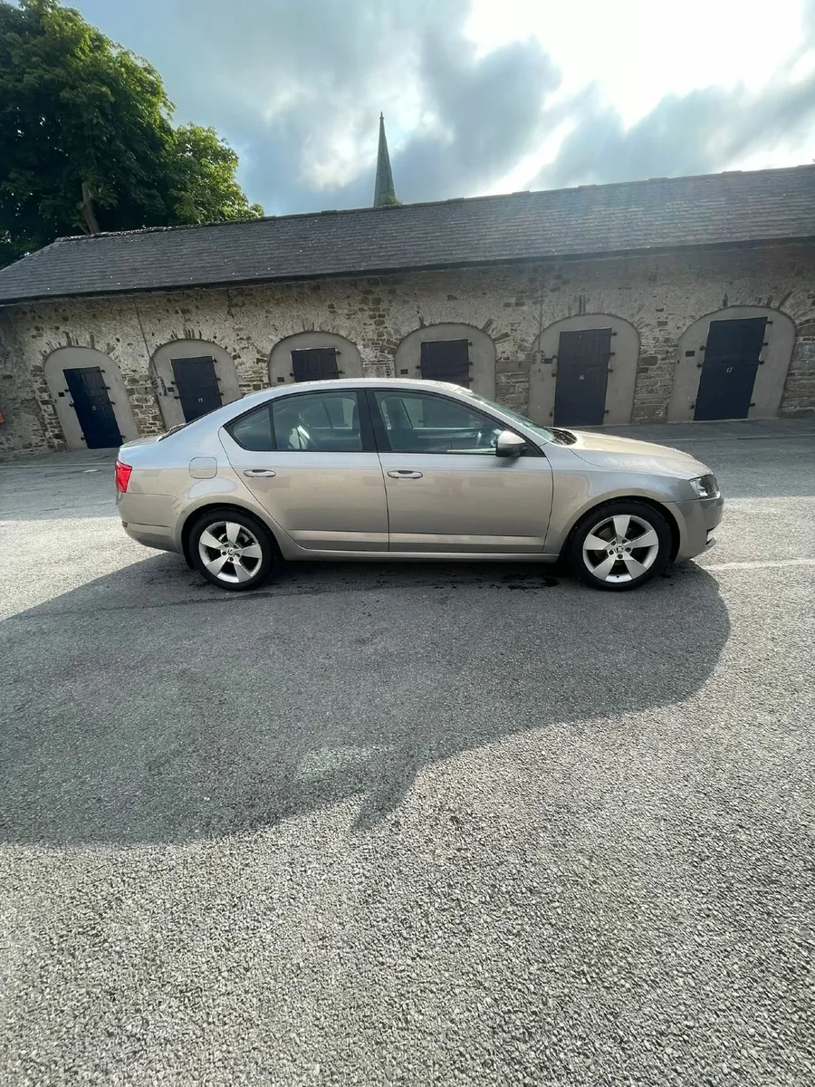 Skoda Octavia 2014 - Image 2