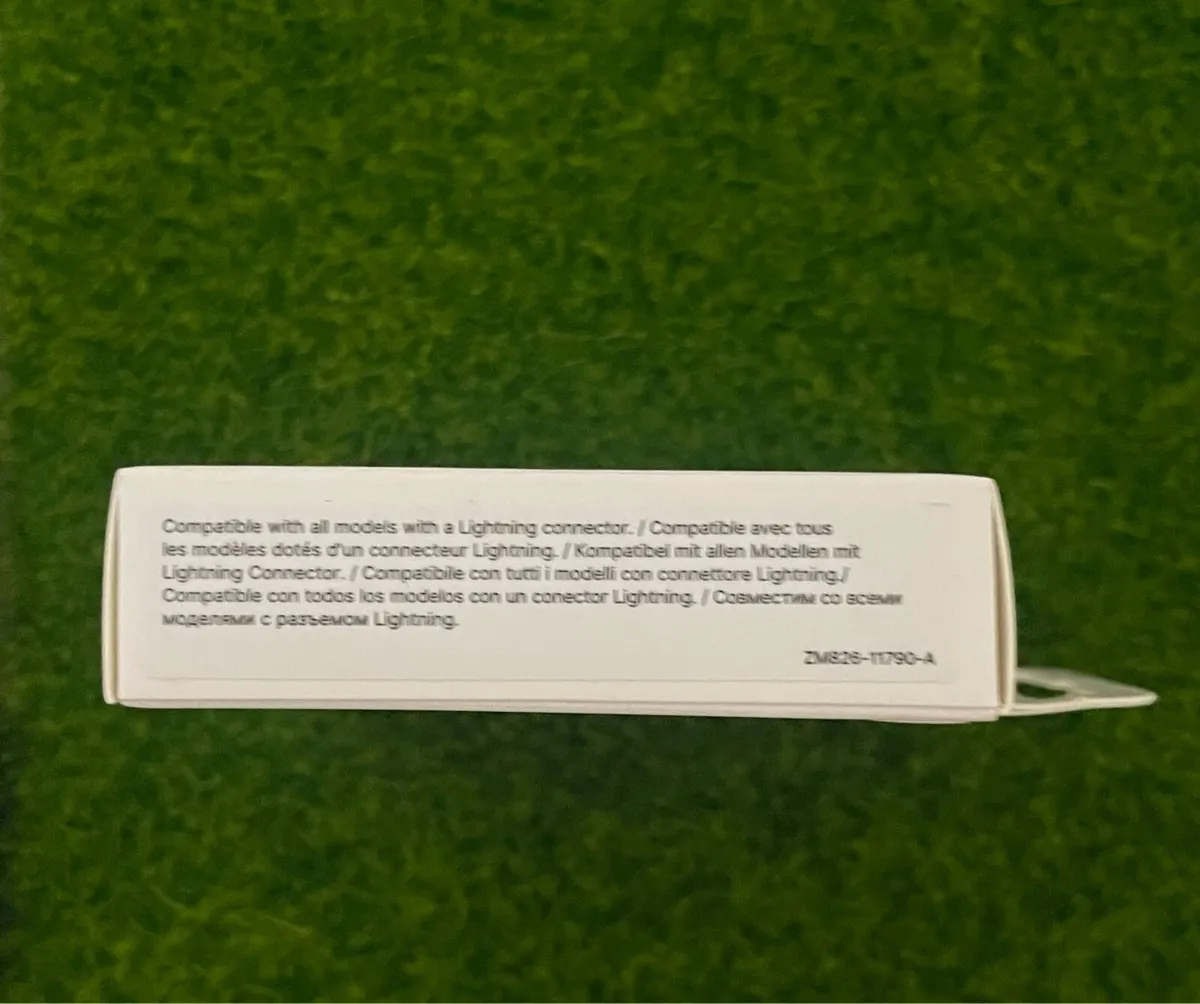 Apple USB-C to lightning cable (1m) - Image 3
