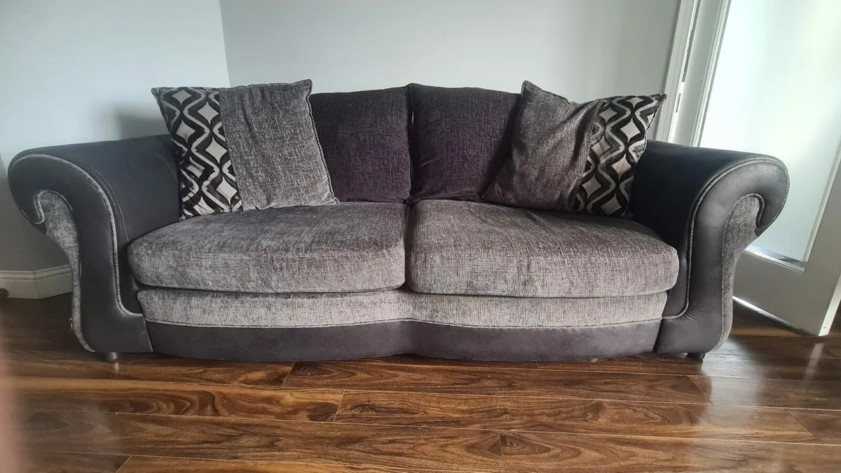 3 piece Sofa suite - Image 1