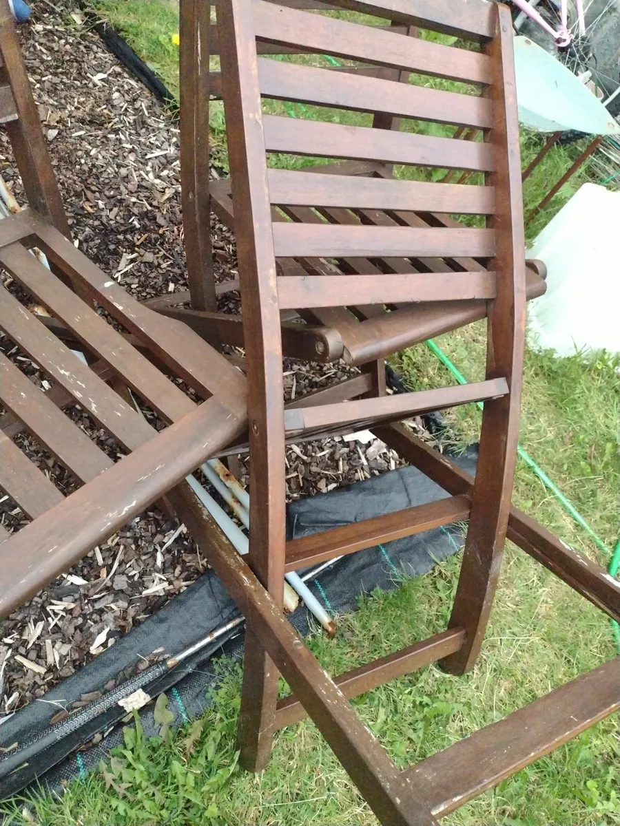 Foldup wooden garden/patio chairs - Image 2