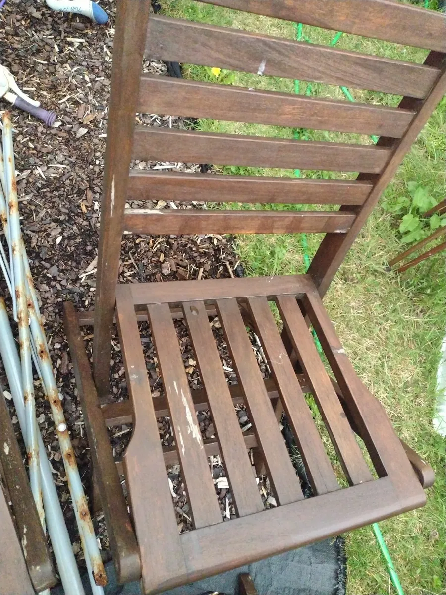 Foldup wooden garden/patio chairs - Image 3