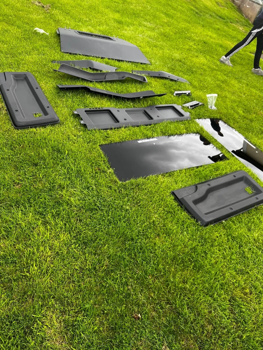 Land Rover defender 90 spares - Image 1