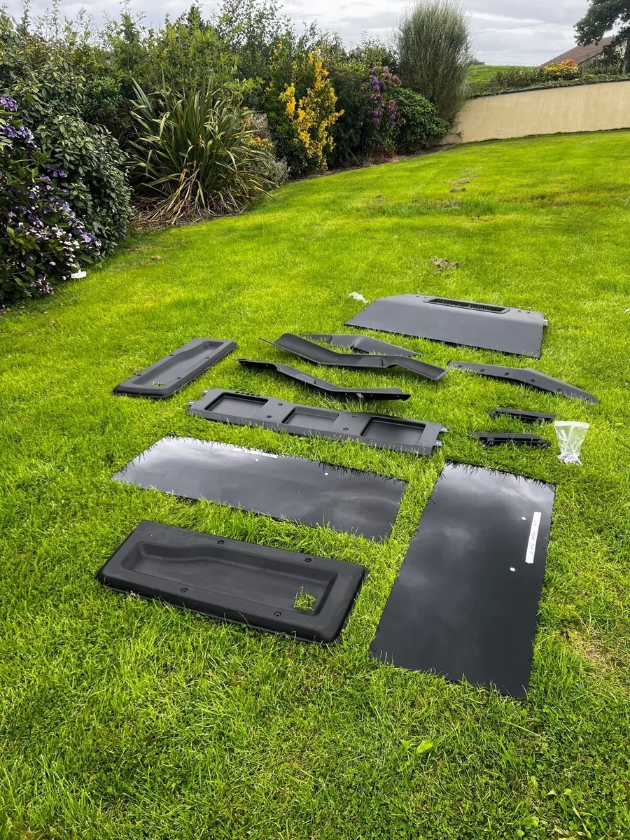 Land Rover defender 90 spares - Image 2