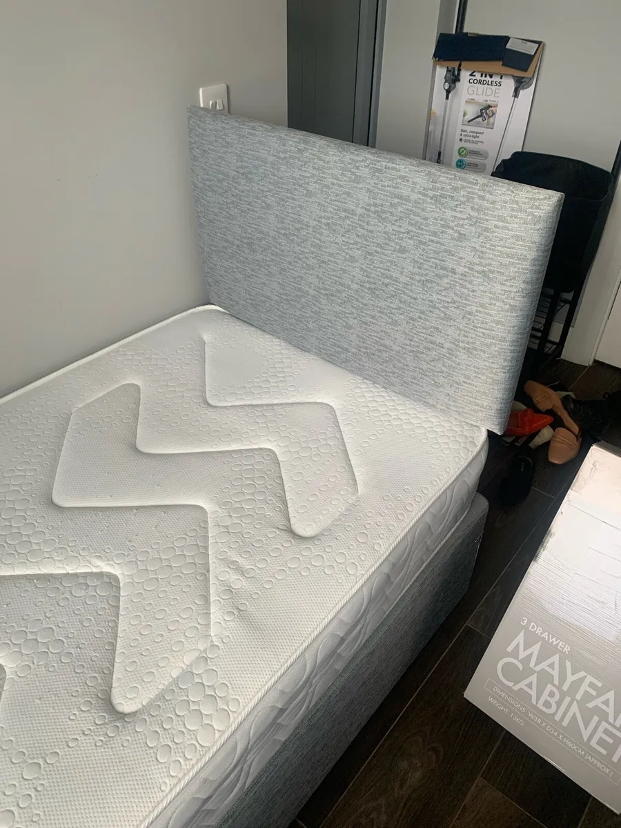 Single bed - Image 1