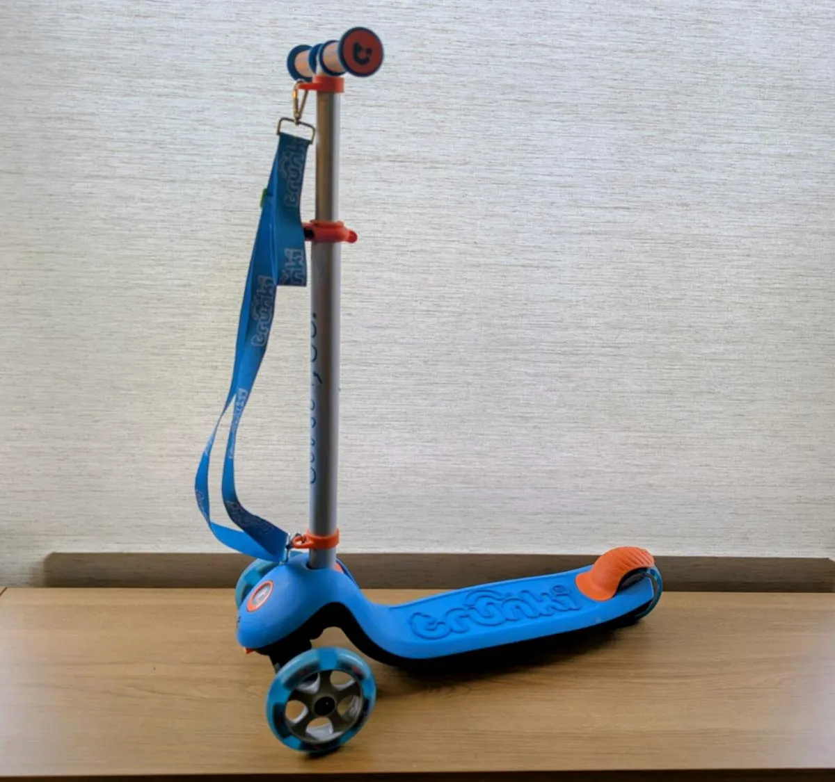 Trunki 3-wheel folding scooter - Image 1