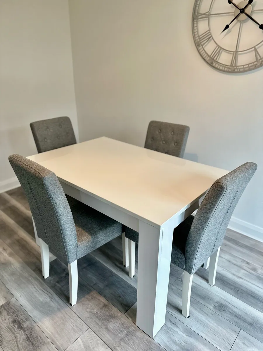 Dining table and 4 chairs - Image 3