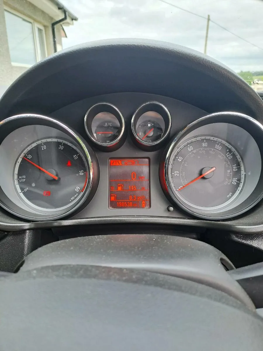 Car - Image 4