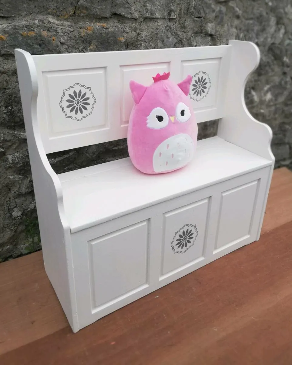 Solid wood newly restyled small storage seat - Image 1