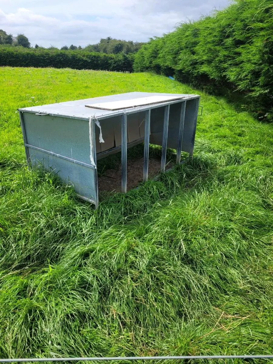 Lamb creep feeder - Image 1