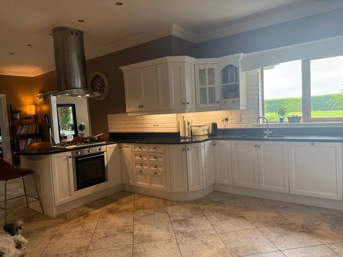 Second hand Stunning Kitchen - Image 4