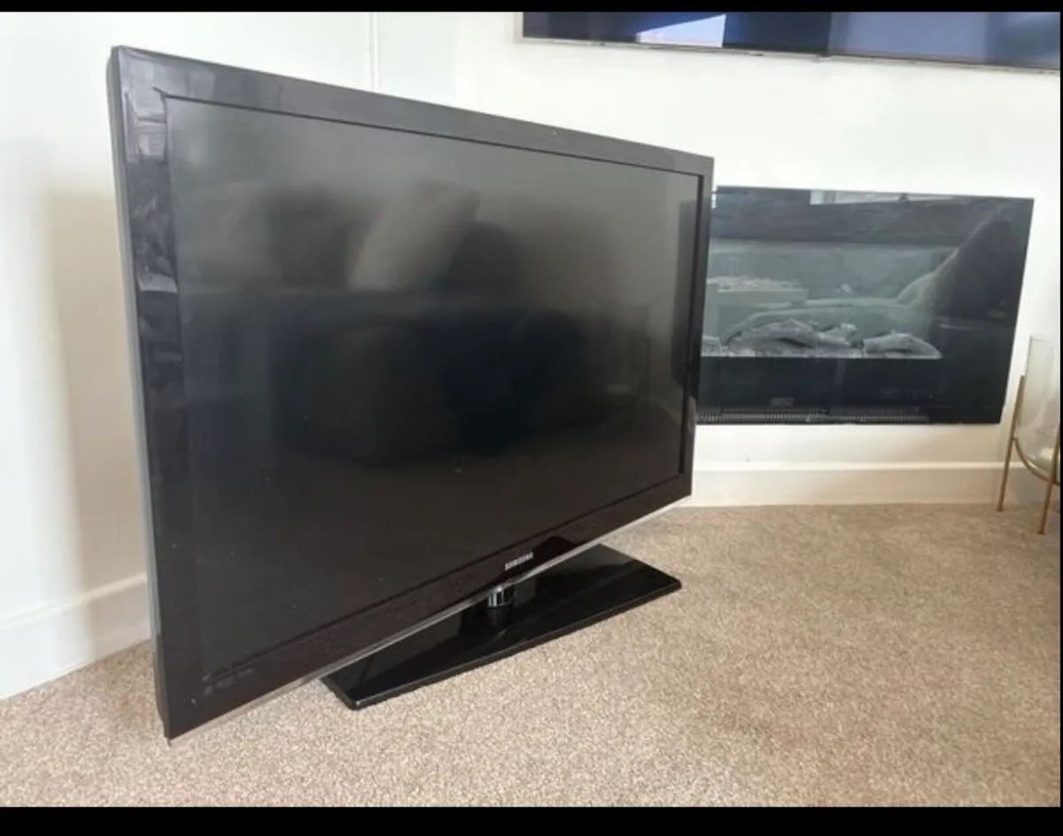 Tv 46 inch - Image 2