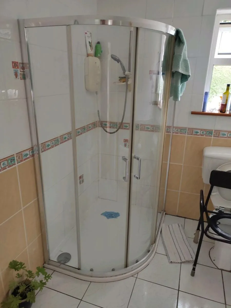 Shower base and screen