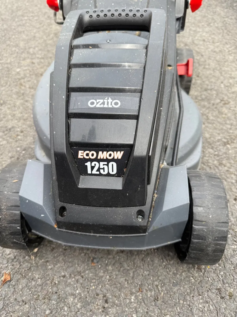 Electric lawnmower - Image 1