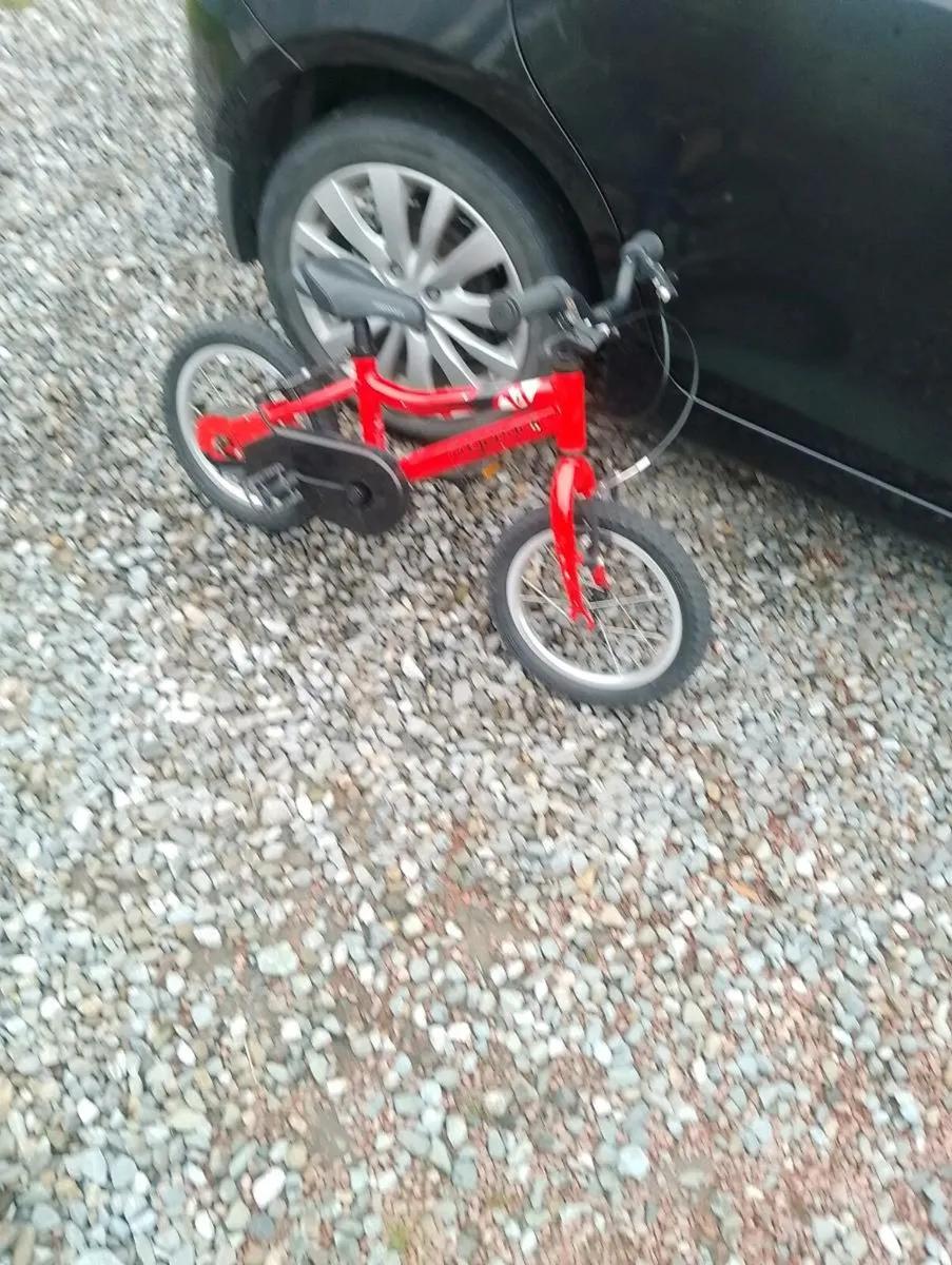Kids 14 inch bike - Image 3