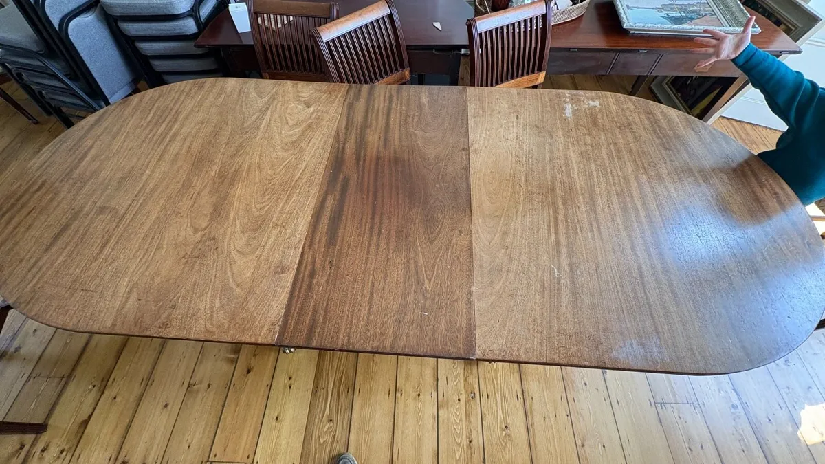 Dining table - Image 2