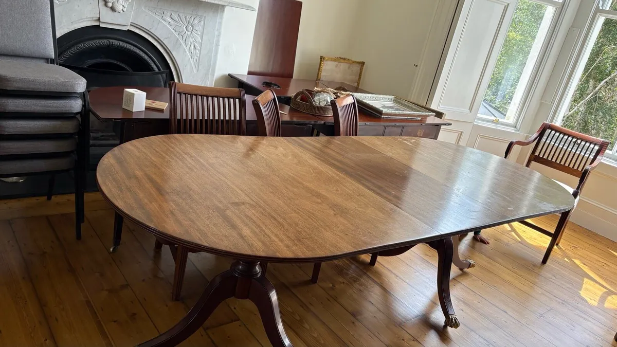 Dining table - Image 3