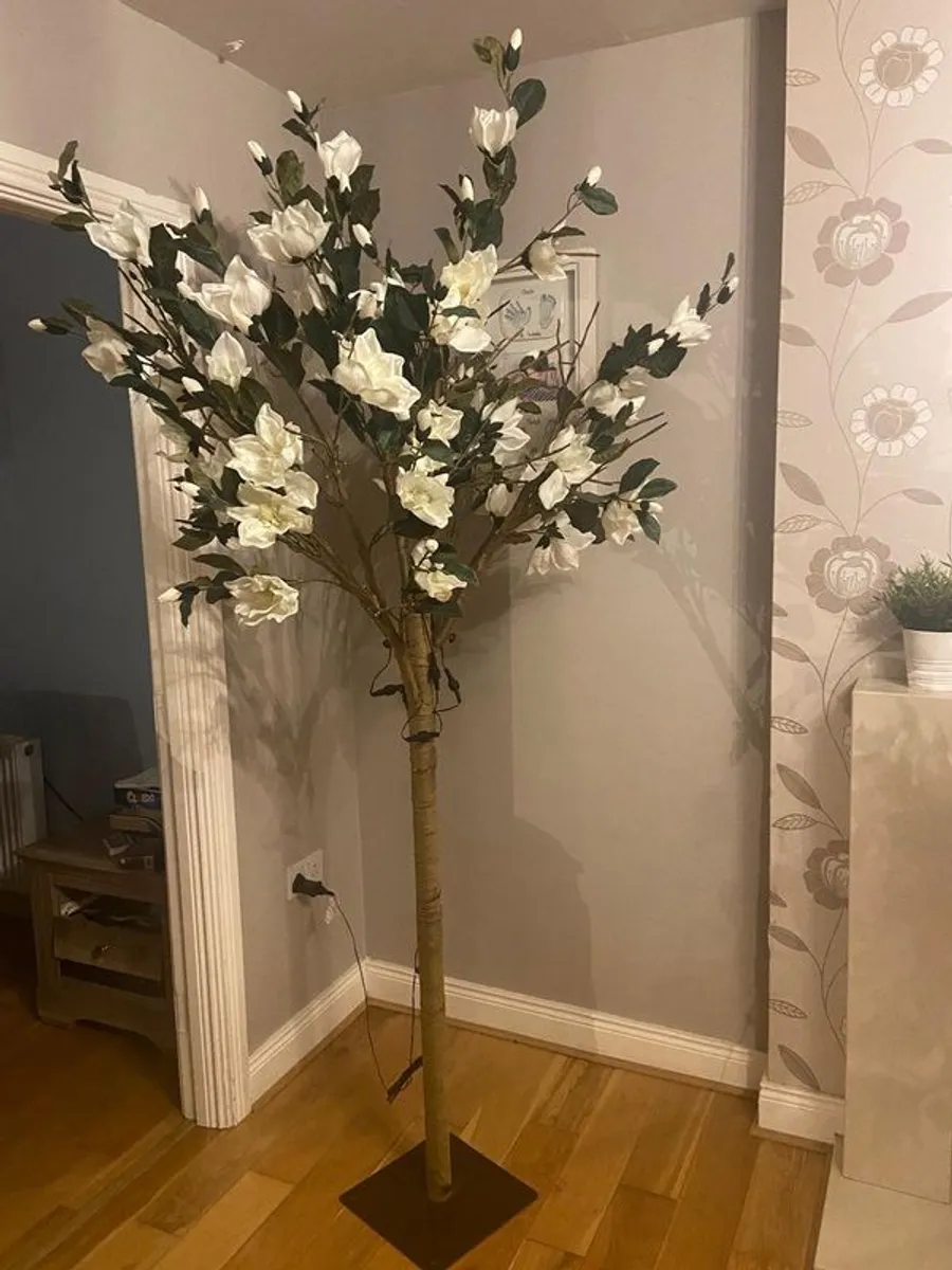 2.1m White Magnolia LED Tree - Image 2