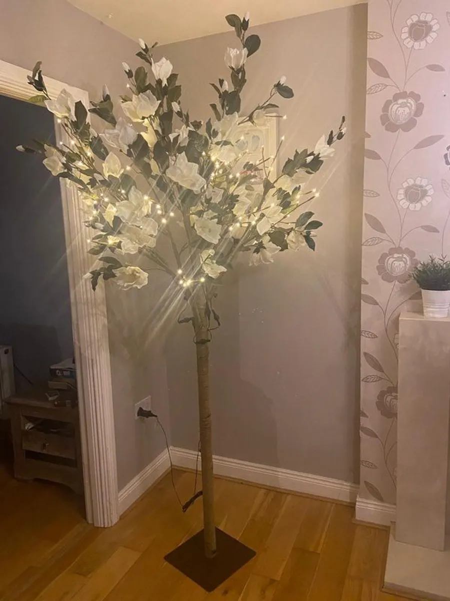 2.1m White Magnolia LED Tree - Image 3