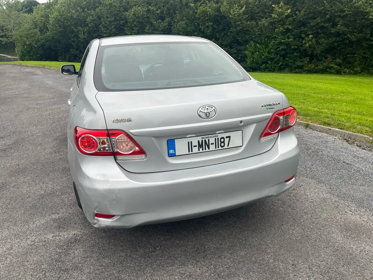 2011 Toyota corolla - Image 3
