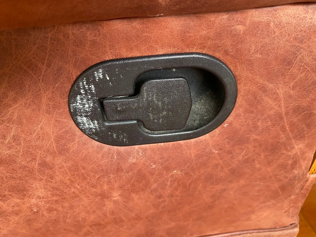 Leather recliner armchair - Image 4