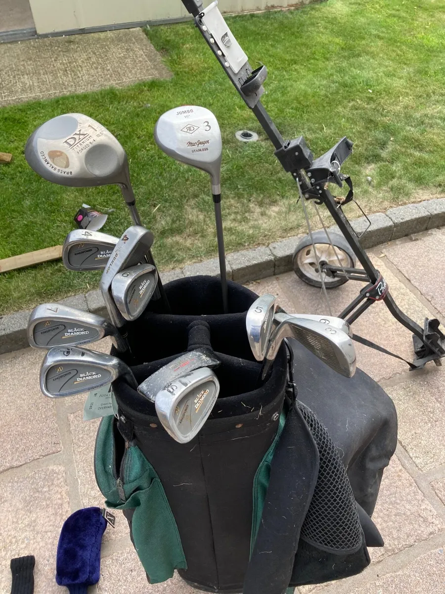 Golf clubs,bag and golf cart - Image 1