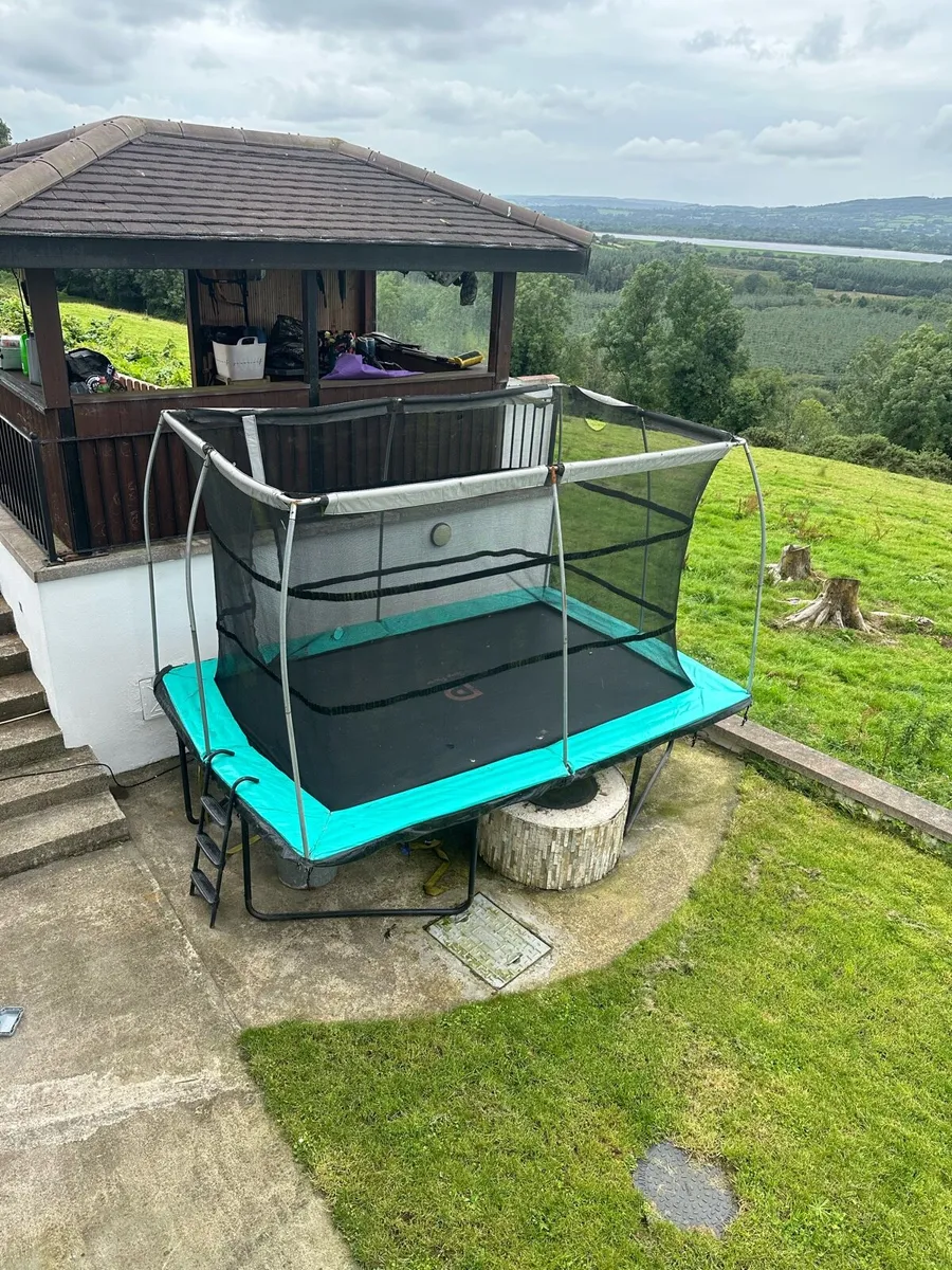 Thorpe sports Trampoline with Enclosed Net 12x8ft - Image 3