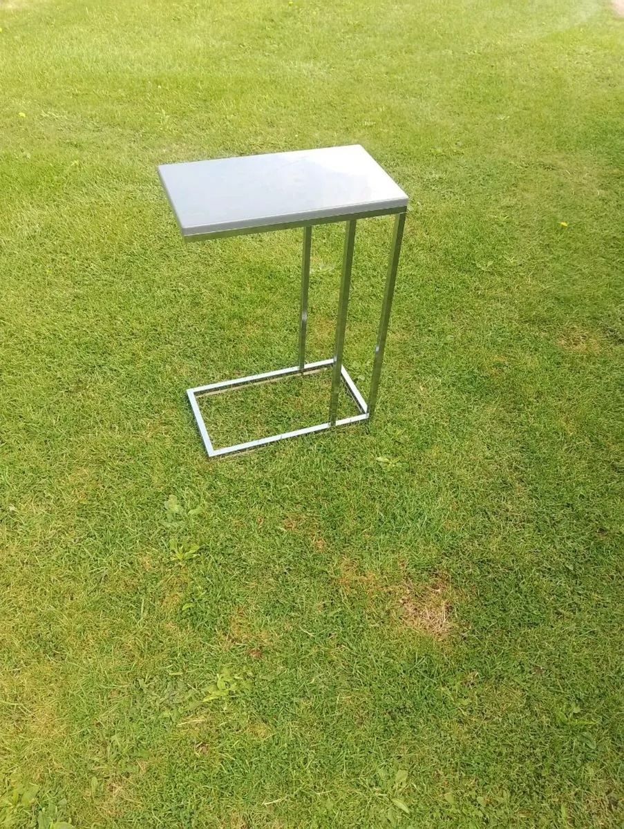 TV sofa table - Image 1