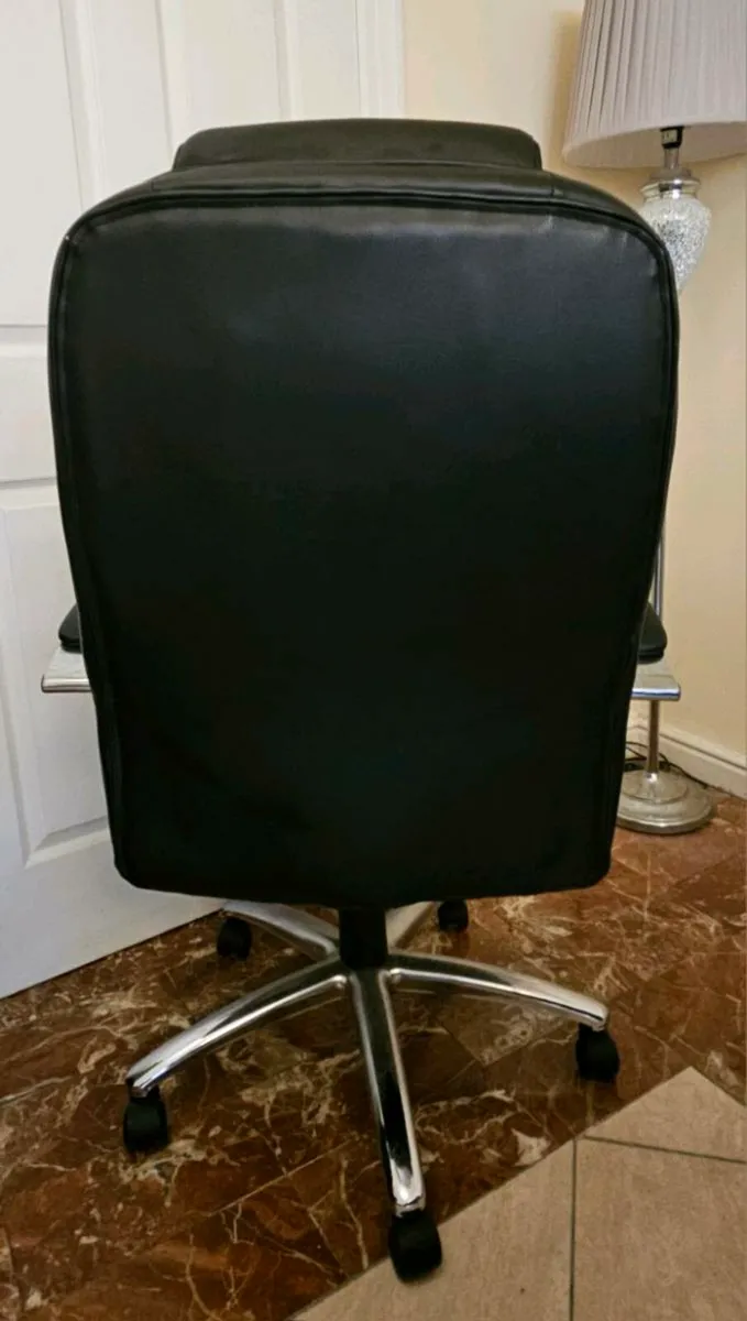 Blck Swivel Office Chair Faux Leather Pick-up only - Image 3