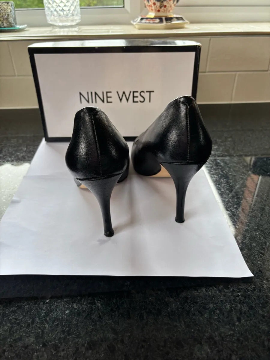Nine West Black Patent Ladies Shoes - Image 4