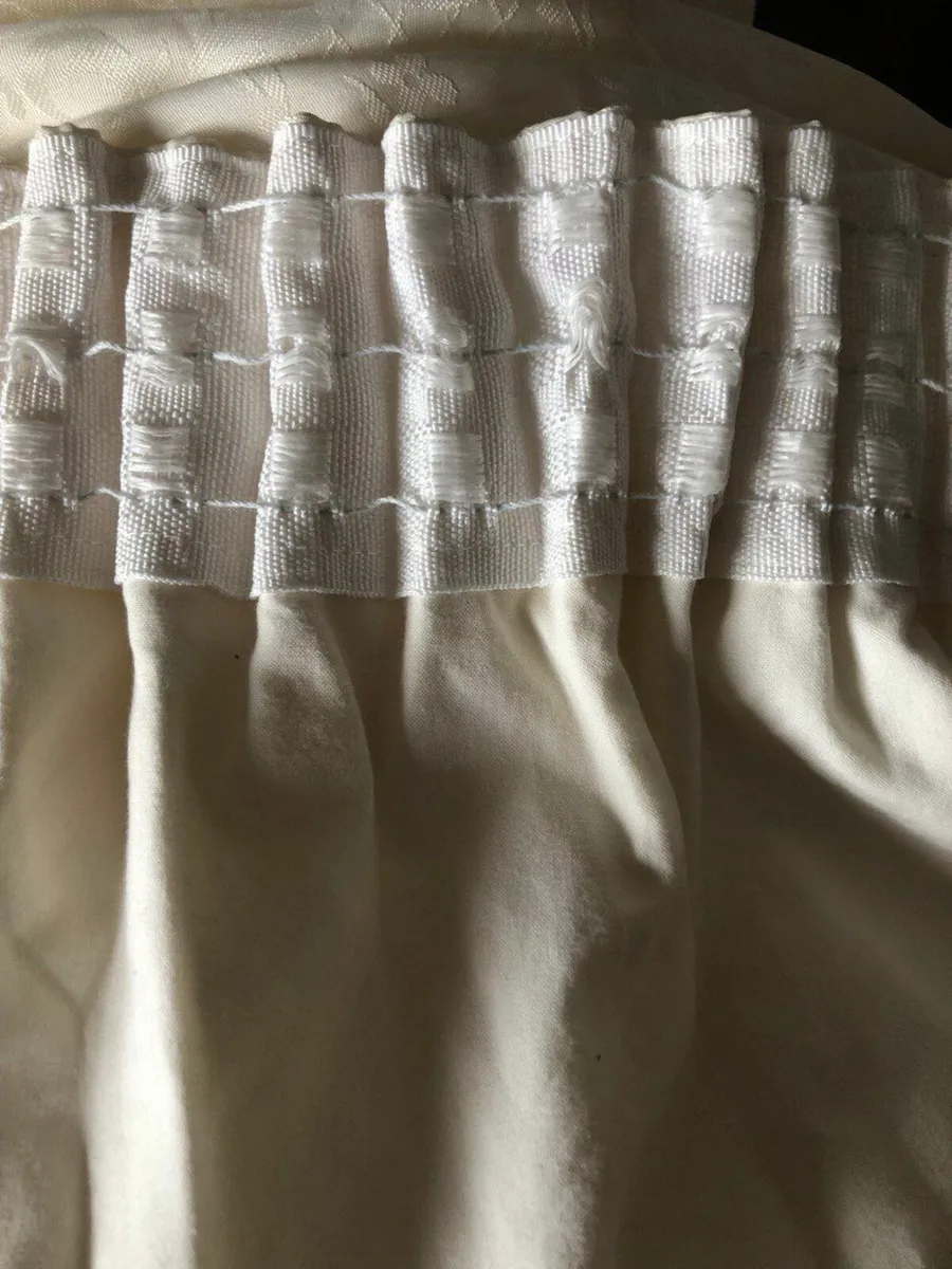 Curtain - Image 1
