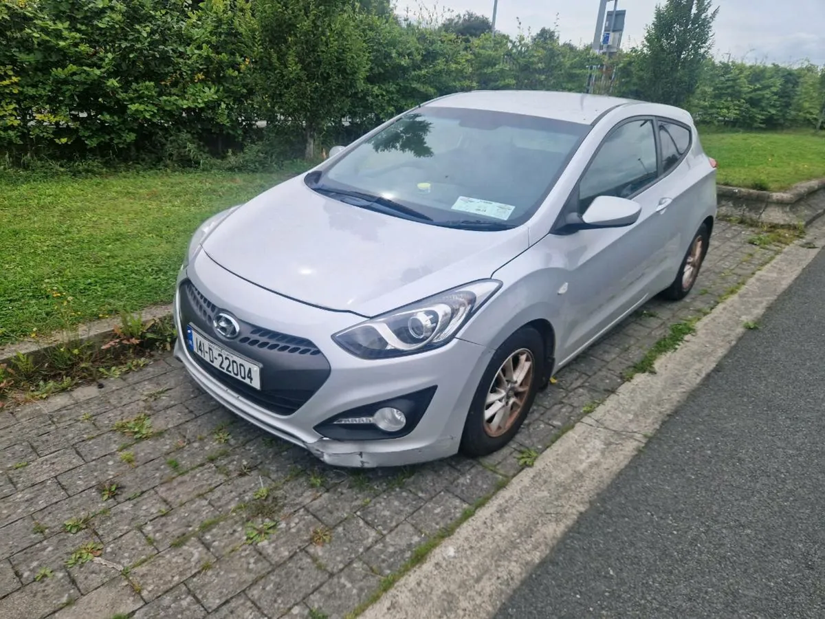 2014 hyundai i130 van - Image 1
