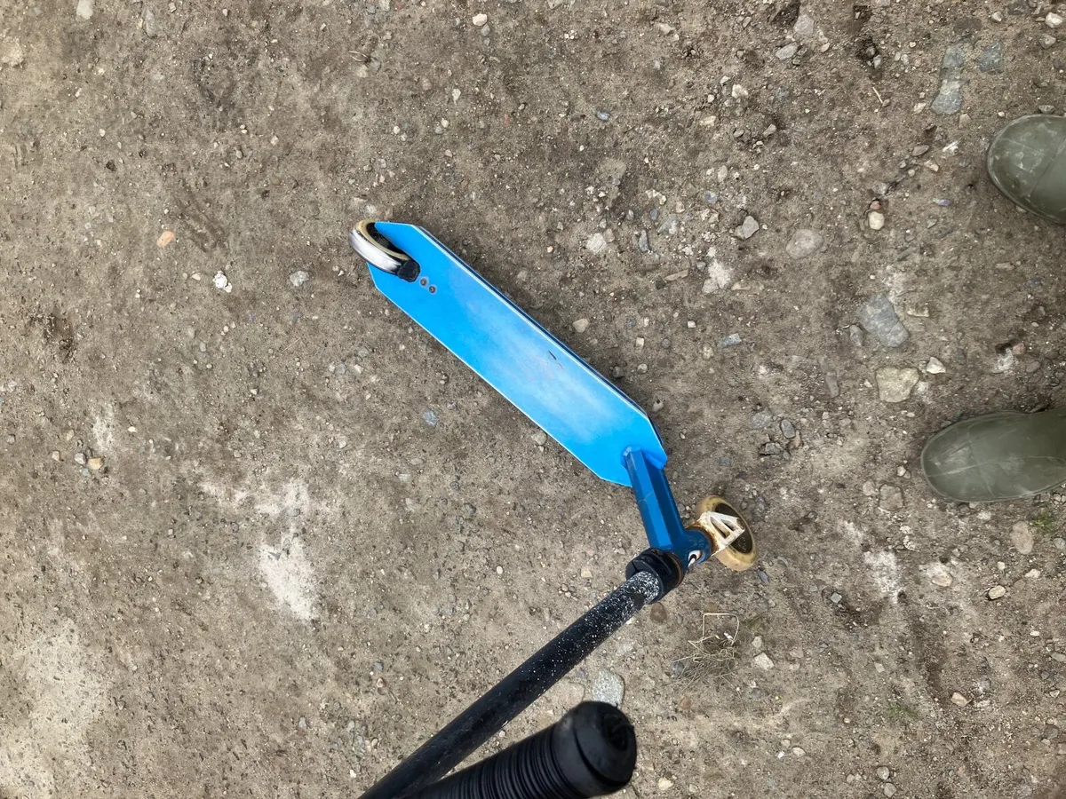 Scooter - Image 1