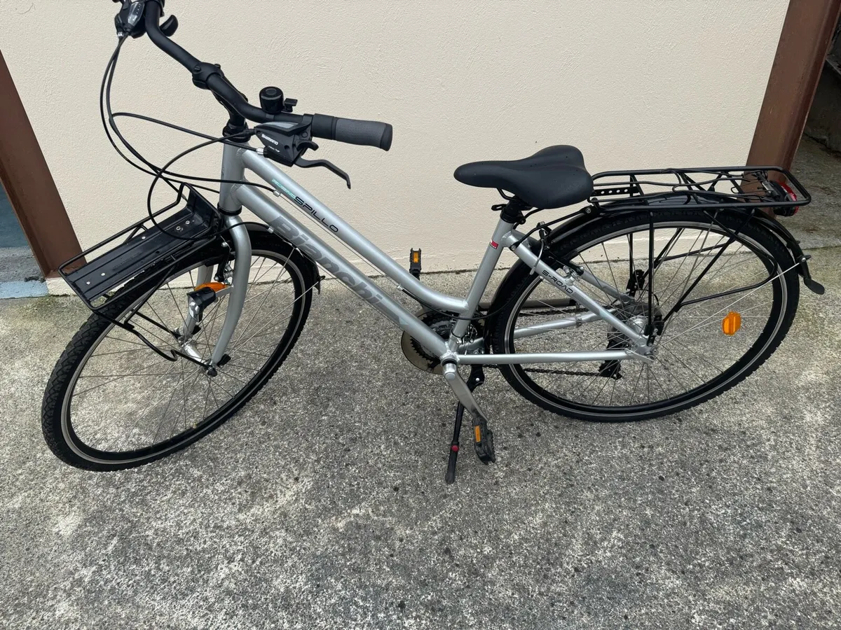 Bianchi Deluxe Lady’s Hybrid Bike - Image 1