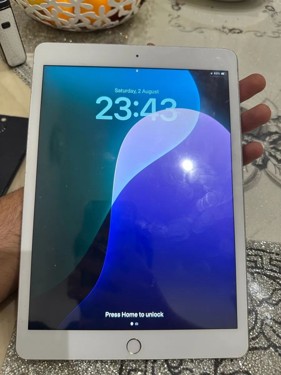 Ipad 7th gen 128gb - Image 1
