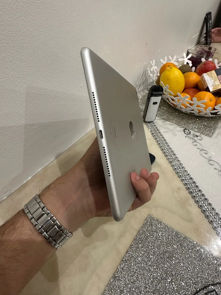 Ipad 7th gen 128gb - Image 4