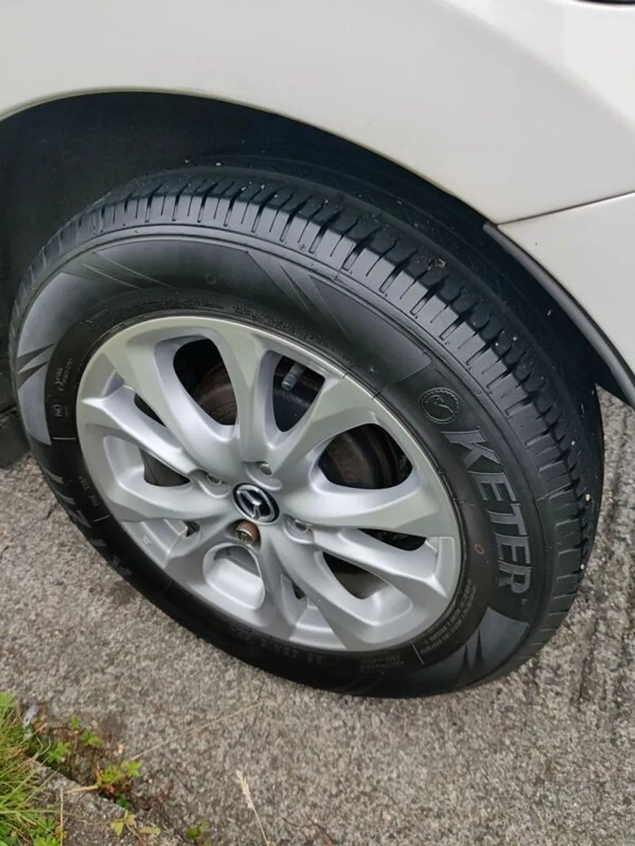 2015 Mazda Mazda2 - Image 2
