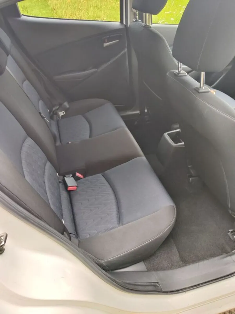 2015 Mazda Mazda2 - Image 4